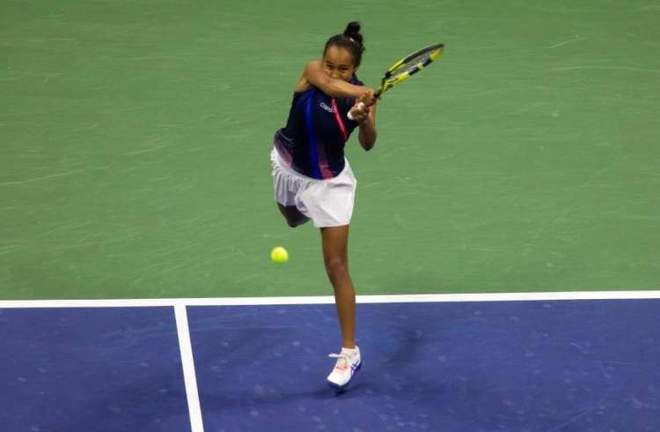 腰与边锋的 腰与边锋的